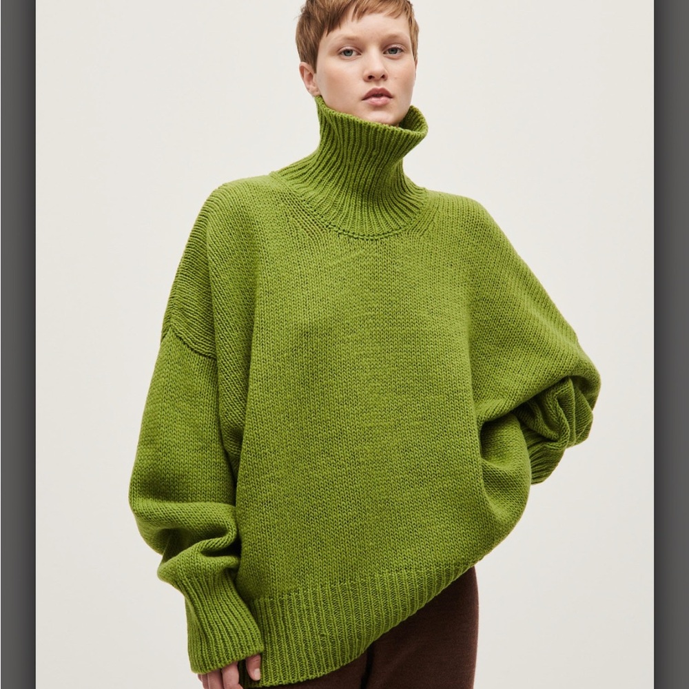 ISO! Babaa Olive Green Turtleneck Sweater